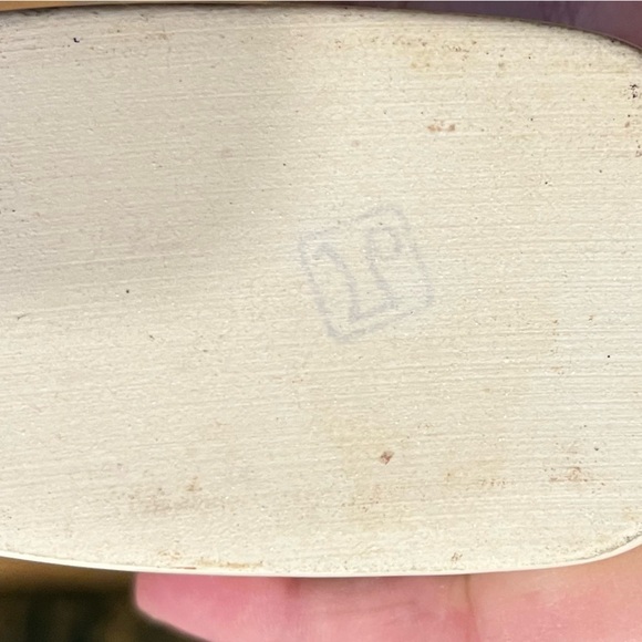 🌷 VASE RECTANGULAIRE FLEURS ROUGES – PIÈCE SIGNÉE - Picture 6 of 10